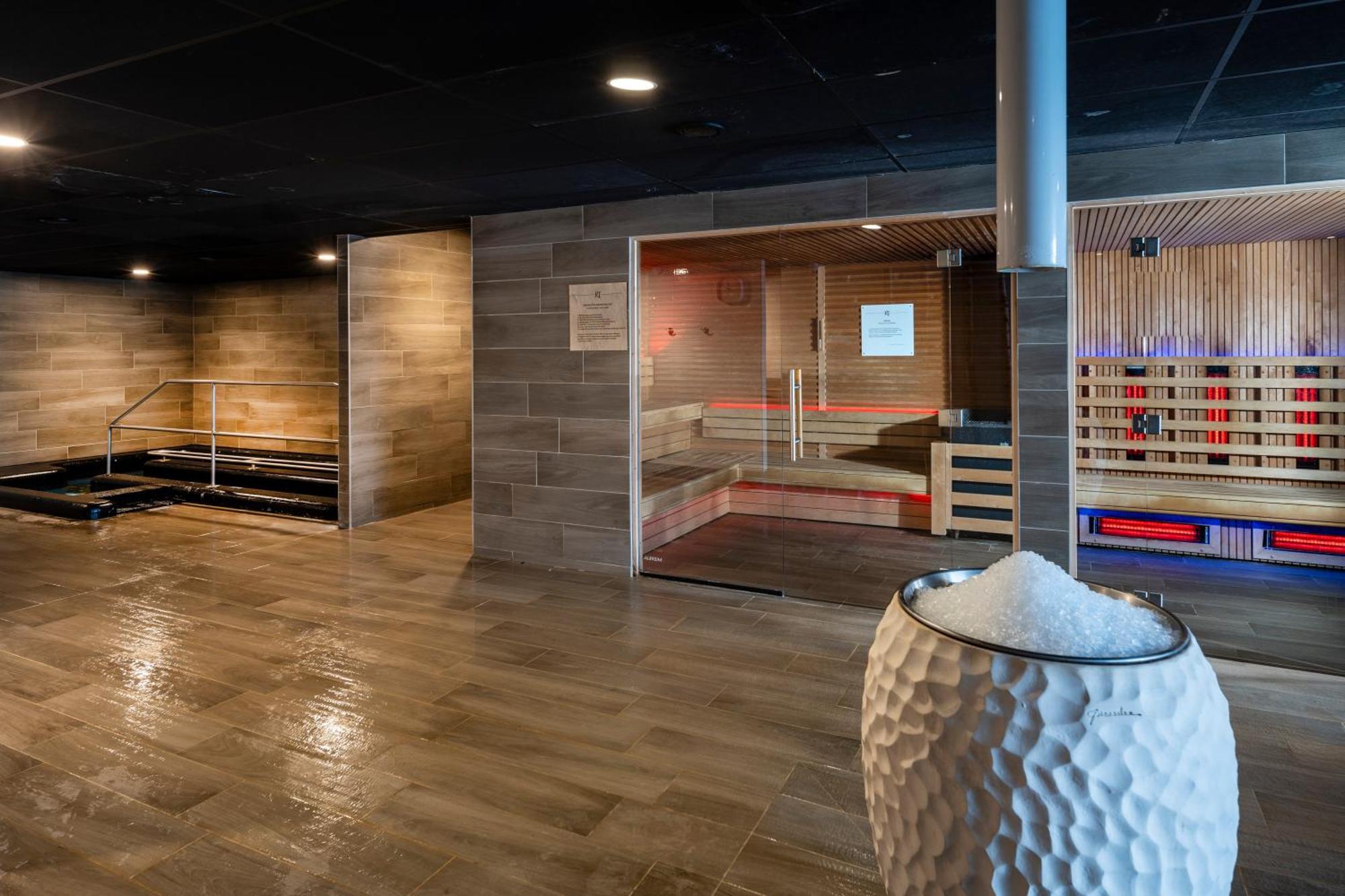 Hotel Kastel - Relais Thalasso & Spa Бенодет Экстерьер фото