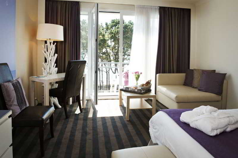 Hotel Kastel - Relais Thalasso & Spa Бенодет Экстерьер фото